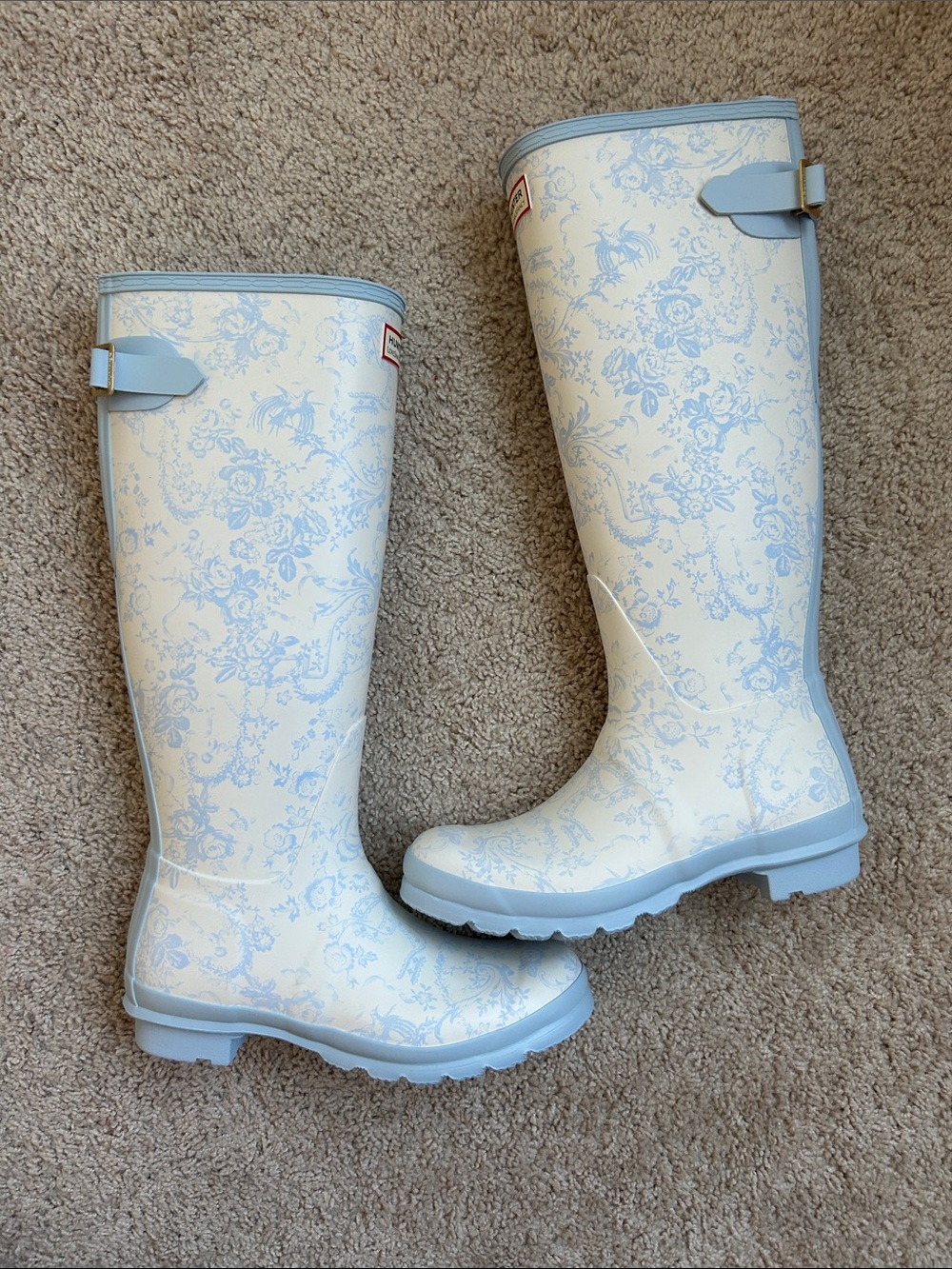 Hunter *LoveFancyShack rain boots. Size 8 - Picture 9 of 17